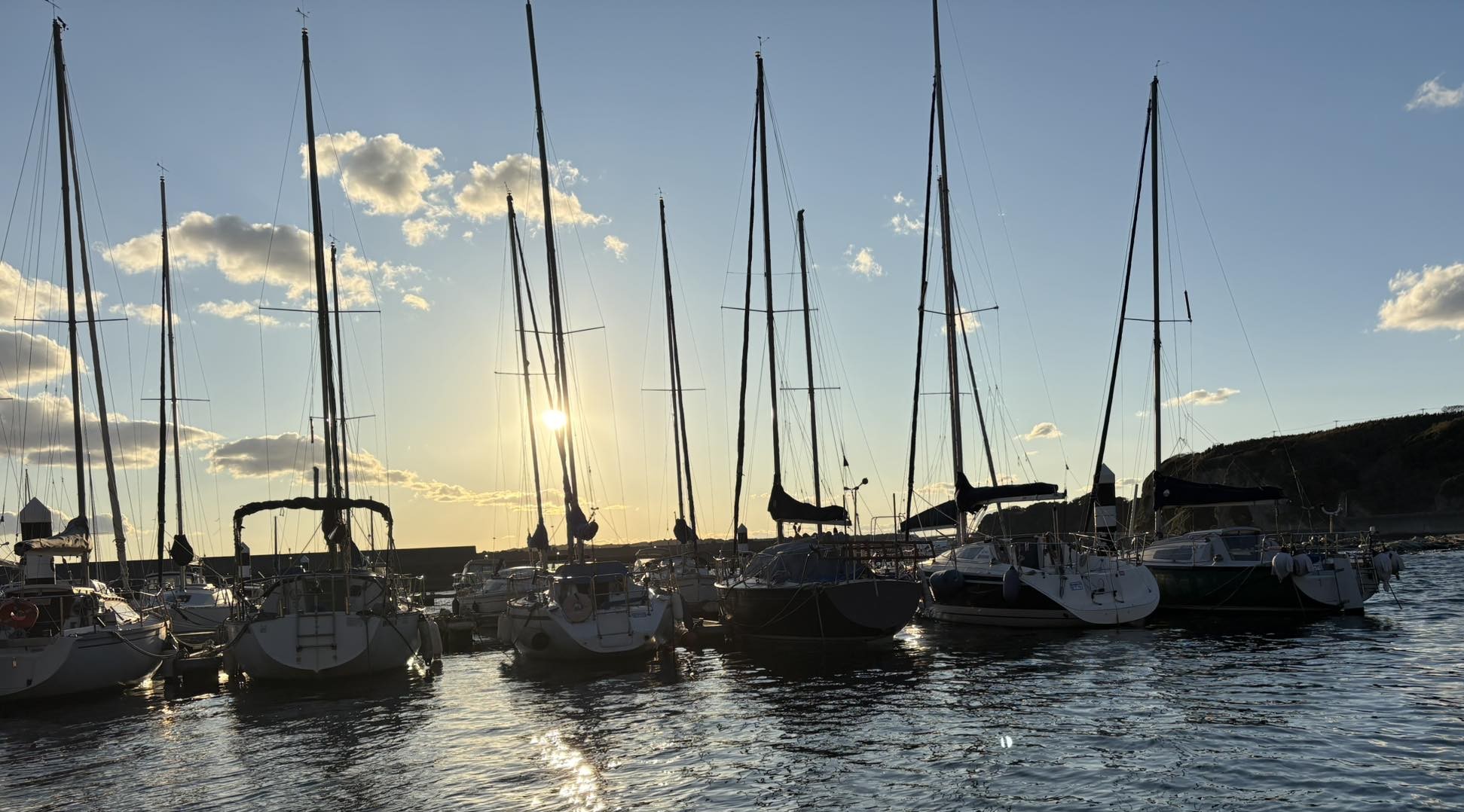 【アソビジネス】感性・関係性・実験が循環する社会の小さなインフラです。